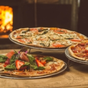 3 pizze na różnych bazach